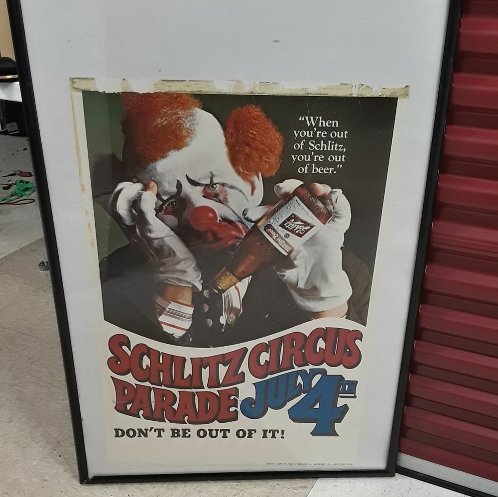1969 SCHLITZ BEER SAD CLOWN  SCHLITZ JULY 4 CIRCUS PARADE MILWAUKEE
